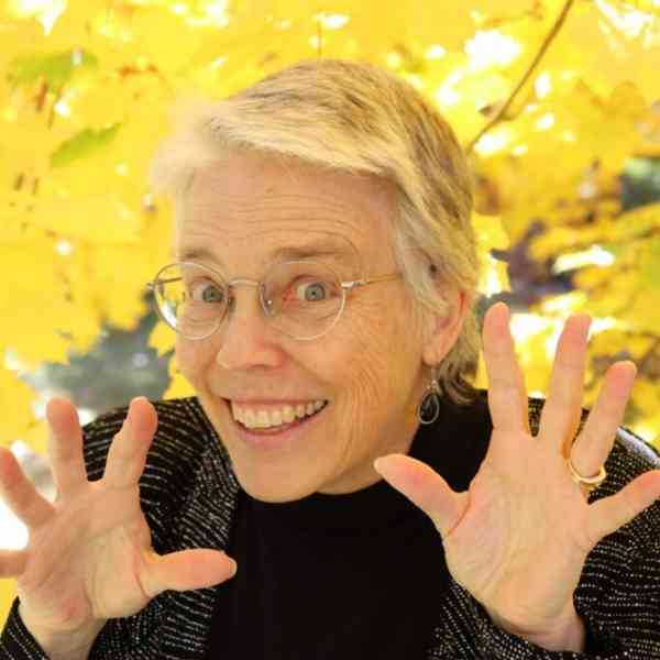 Laura Deal photo 3