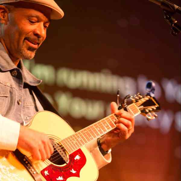 Jonnie Henderson Music photo 2